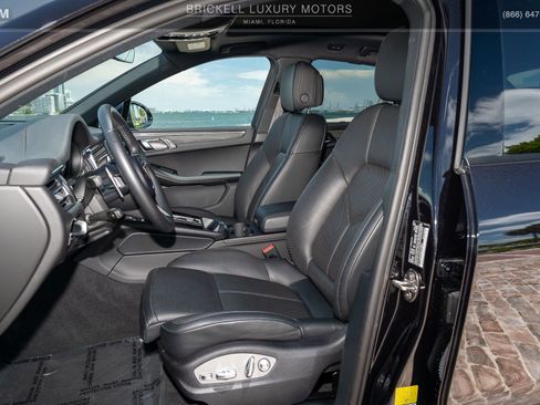 Used 2024 Porsche Macan image 15
