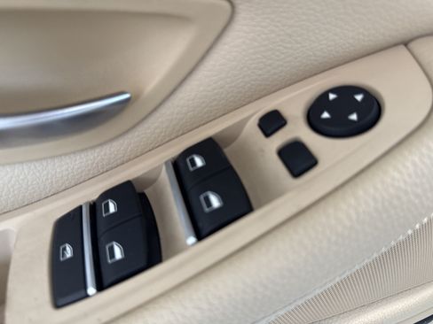 Used 2013 BMW 528i Sedan RWD image 12