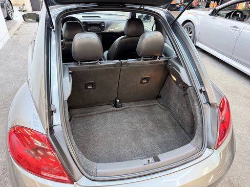 Used 2012 Volkswagen Beetle 2.5 image 18