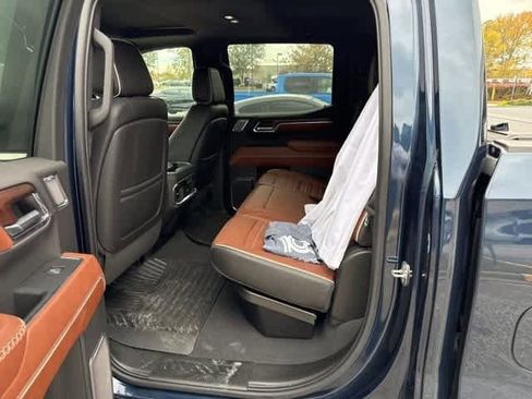 Used 2023 GMC Sierra 1500 Denali Ultimate image 9