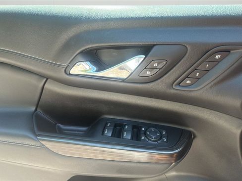 Used 2023 GMC Acadia SLT w/ Preferred Package FWD image 23