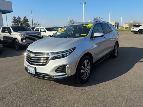 Used 2022 Chevrolet Equinox Premier image 2