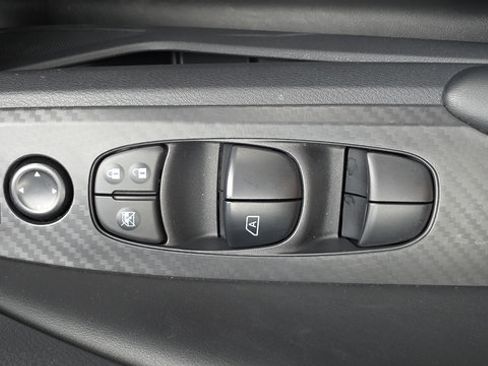Certified 2025 Nissan Altima 2.5 S FWD image 18