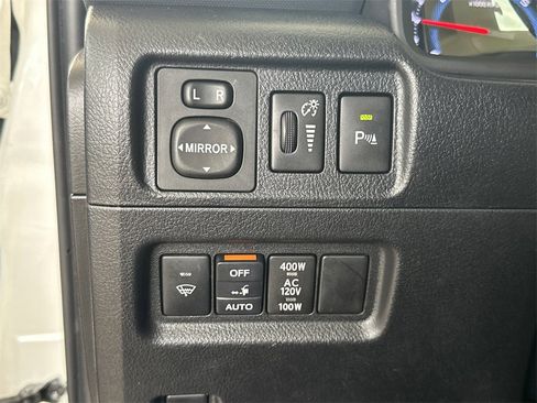 Used 2017 Toyota 4Runner Limited image 18
