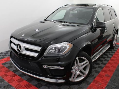 Used 2015 Mercedes-Benz GL 550 4MATIC image 4