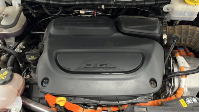 Used 2024 Chrysler Pacifica Limited FWD image 28