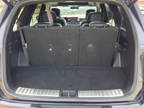 Used 2024 Hyundai Palisade Calligraphy image 12