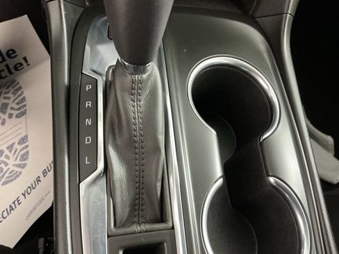 Used 2019 Chevrolet Equinox LT w/ Sun & Navigation Package image 32