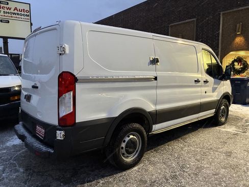 Used 2016 Ford Transit 250 130 Low Roof image 4