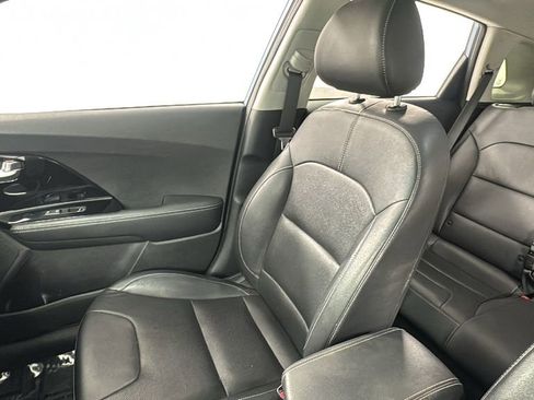 Used 2022 Kia Niro Touring Special Edition image 13