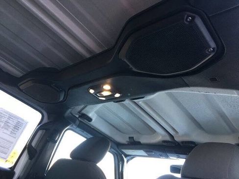 Used 2022 Jeep Gladiator Sport image 24