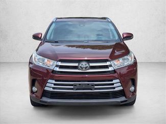 Used 2019 Toyota Highlander XLE FWD video 2