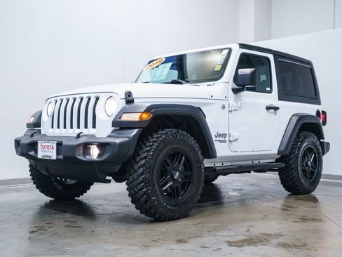 Used 2019 Jeep Wrangler Sport AWD/4WD image 3