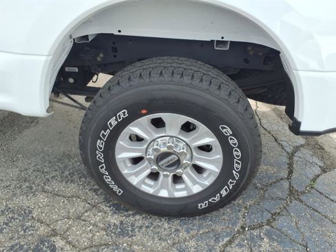 Used 2022 Ford F250 4x4 Regular Cab Super Duty image 8