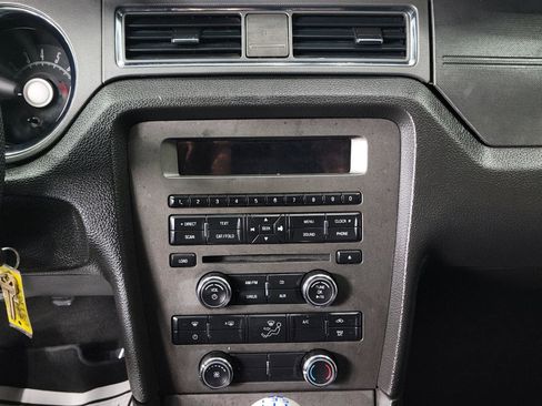 Used 2010 Ford Mustang GT RWD image 12