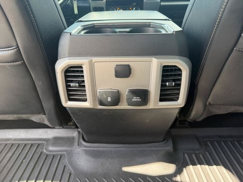 Used 2020 Ford F250 Lariat w/ Lariat Value Package AWD/4WD image 9