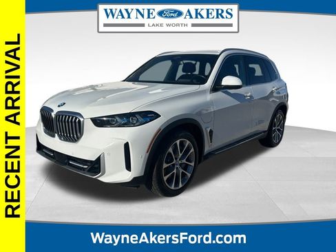 Used 2025 BMW X5 xDrive50e image 1