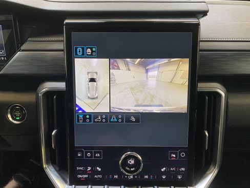 Used 2025 GMC Acadia Elevation image 46