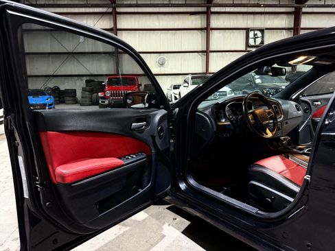 Used 2017 Dodge Charger R/T RWD image 12