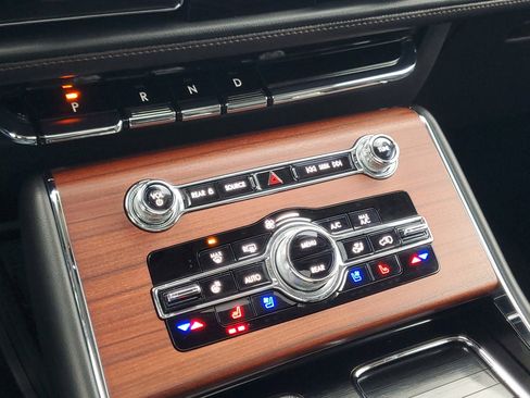 Certified 2023 Lincoln Aviator Reserve w/ Equipment Group 201A image 18