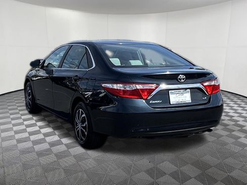 Used 2017 Toyota Camry LE FWD image 4