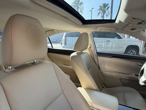 Used 2013 Lexus ES 350 w/ Premium Pkg FWD image 44