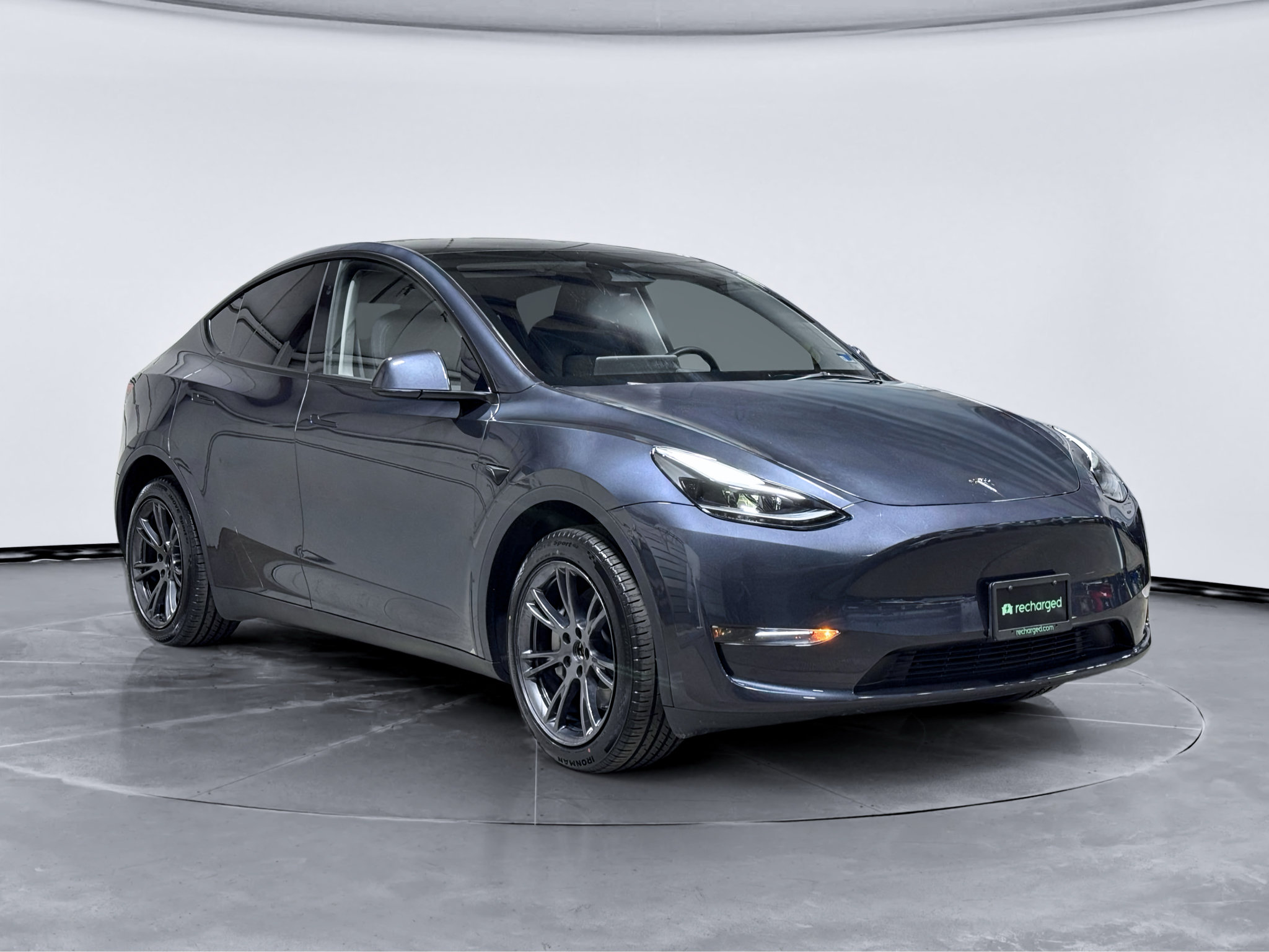 Used 2024 Tesla Model Y Long Range AWD/4WD image 4