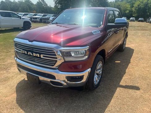 Used 2023 RAM 1500 Laramie AWD/4WD image 2