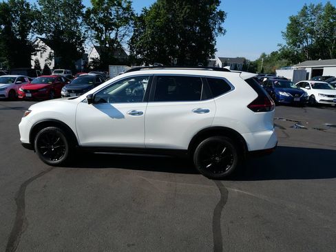 Used 2018 Nissan Rogue SV w/ Premium Package AWD/4WD image 8