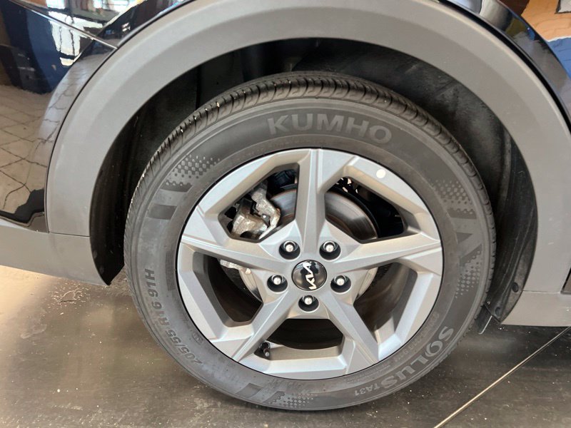 Certified 2025 Kia K4 FWD image 9