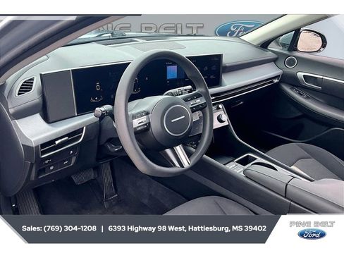 Used 2025 Hyundai Sonata SEL FWD image 12
