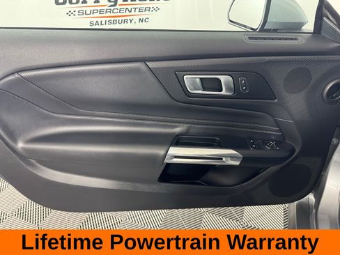 Used 2025 Ford Mustang GT Premium image 8