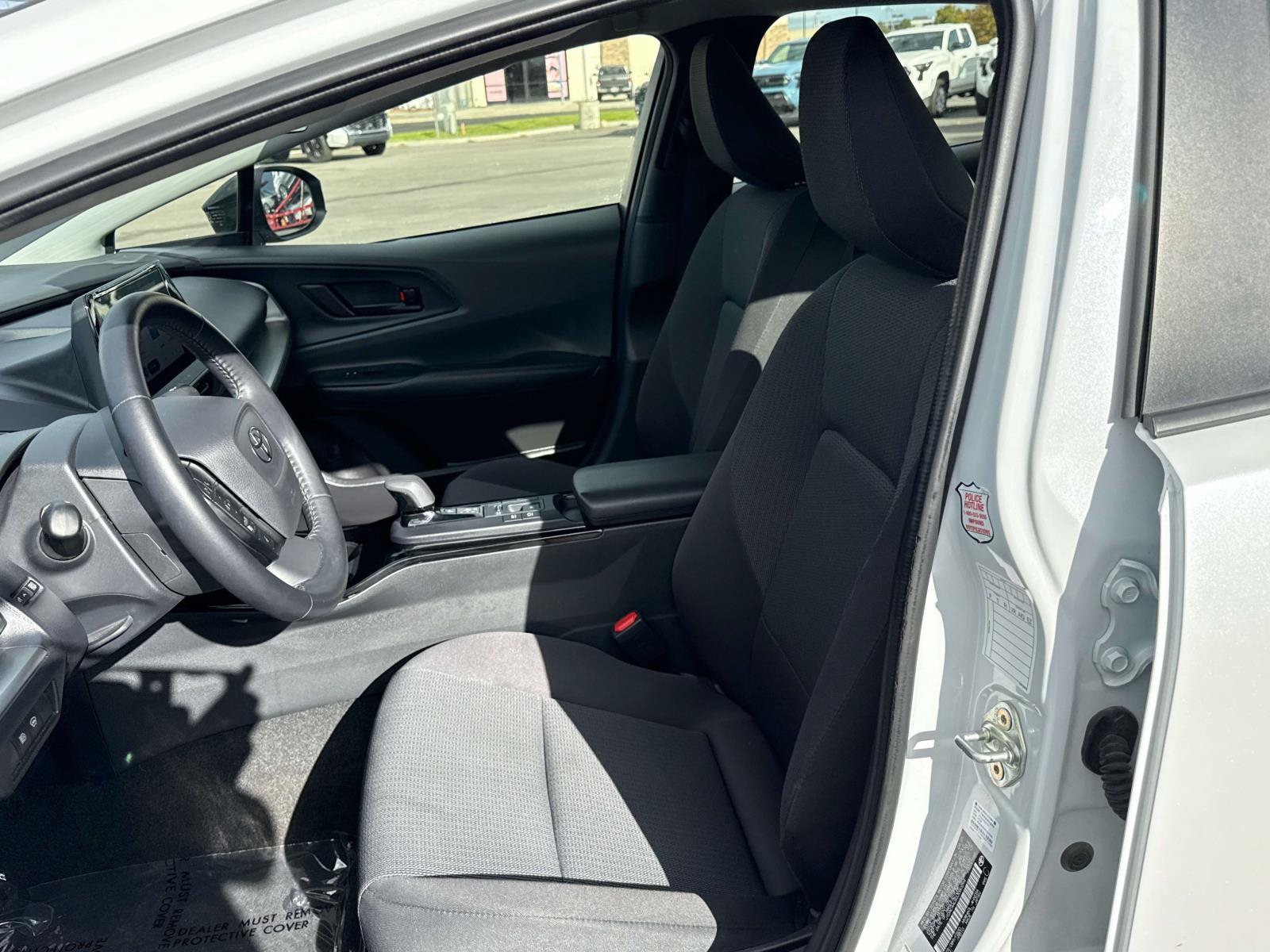 Used 2025 Toyota Prius LE FWD image 11