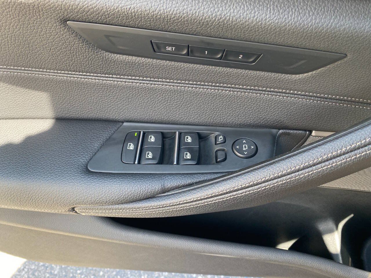 Used 2018 BMW 530i xDrive AWD/4WD image 12