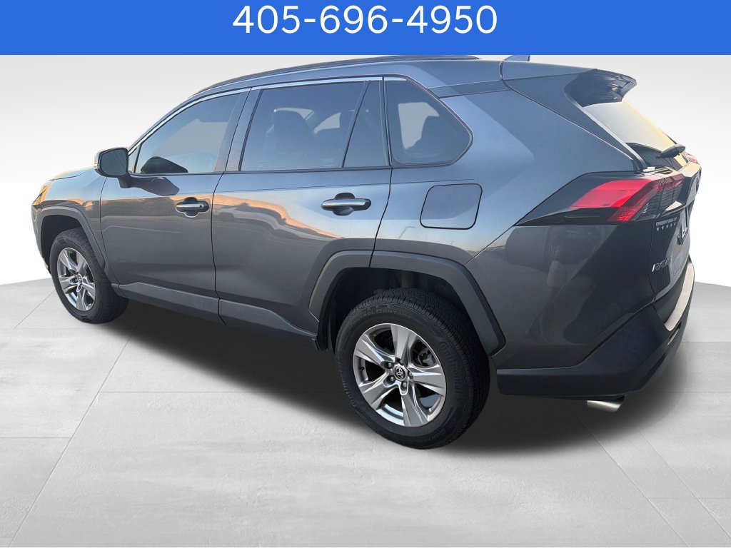 Used 2022 Toyota RAV4 XLE FWD image 3