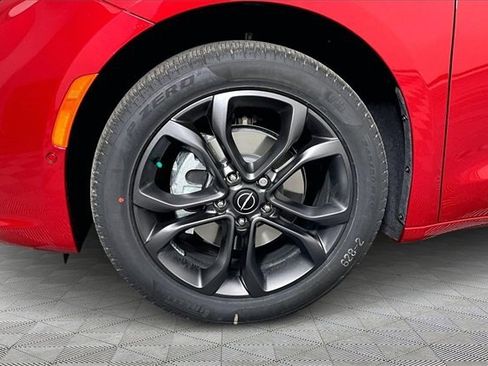 New 2026 Chrysler Pacifica Select image 13