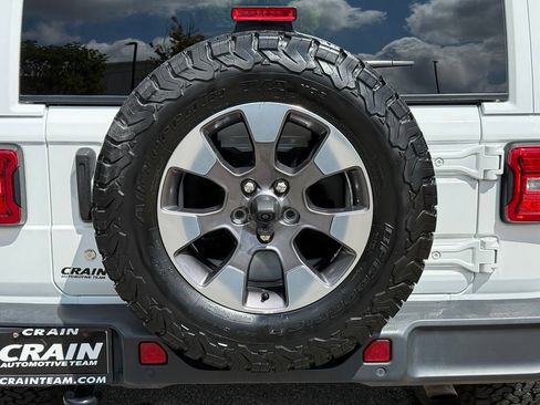 Used 2019 Jeep Wrangler Unlimited Sahara AWD/4WD image 39