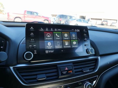 Used 2020 Honda Accord Touring image 25