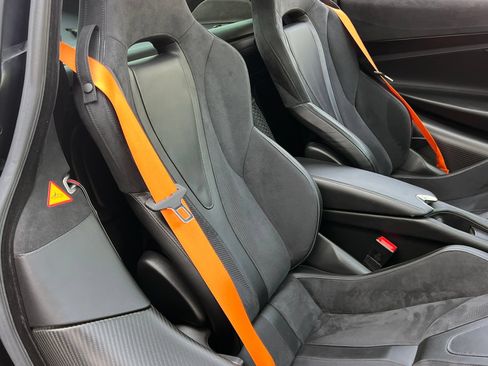 Used 2018 McLaren 720S Performance RWD image 23