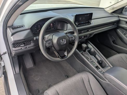Used 2025 Honda Accord SE image 17