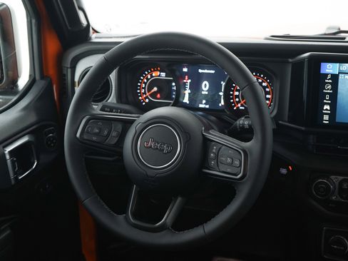 Used 2025 Jeep Wrangler Unlimited Sport AWD/4WD image 14