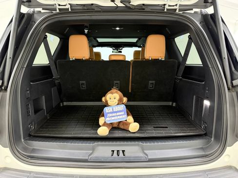 Used 2024 Ford Expedition Max Platinum AWD/4WD image 9