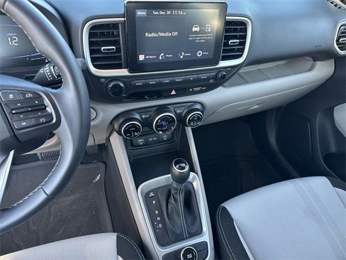Certified 2025 Hyundai Venue SEL image 27