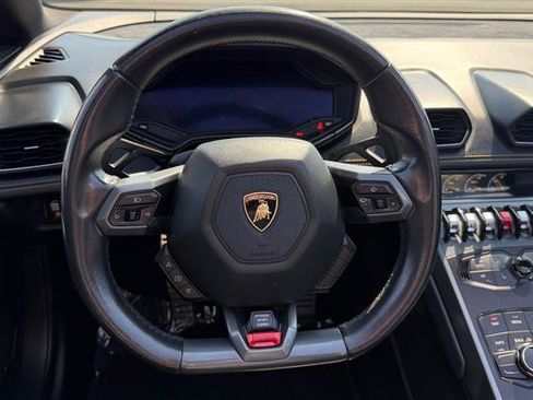 Used 2019 Lamborghini Huracan LP 580-2 RWD image 41