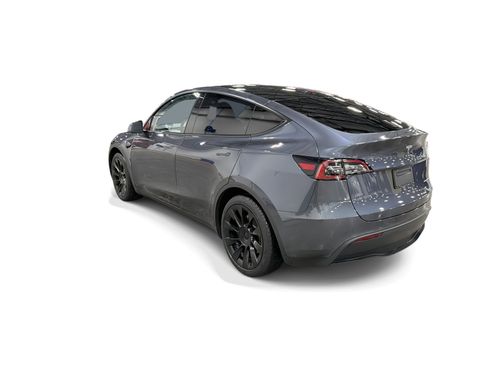 Certified 2023 Tesla Model Y Long Range AWD/4WD image 4