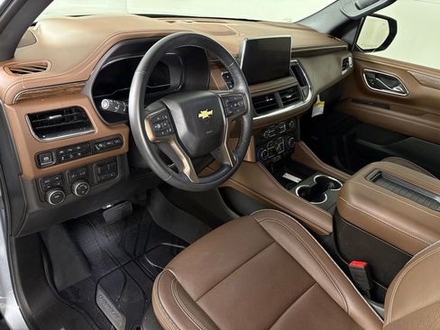 Used 2024 Chevrolet Suburban High Country w/ Premium Package image 21