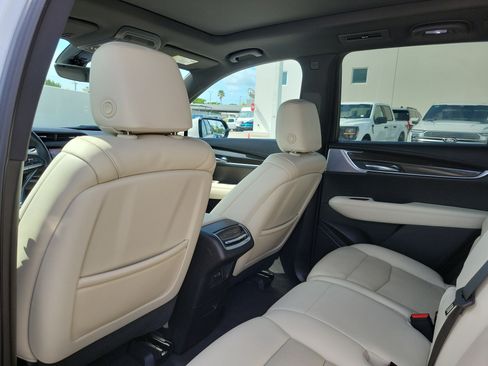 Used 2023 Cadillac XT6 Sport w/ Technology Package AWD/4WD image 15