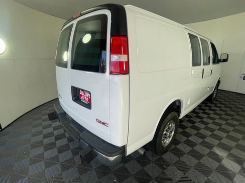 Used 2023 GMC Savana 2500 w/ Driver Convenience Package image 7