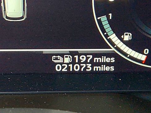 Used 2023 Mitsubishi Outlander SE image 47