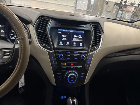 Used 2018 Hyundai Santa Fe SE image 15